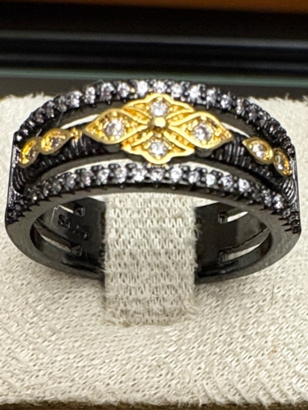Beautiful Black and Gold ring with clear crystals size 7.5 New
